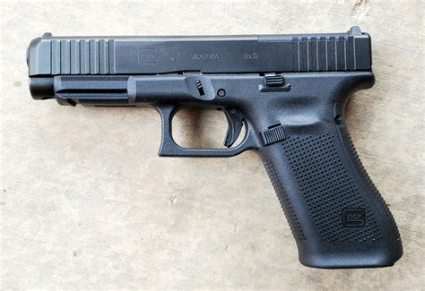 gun similar to glock.